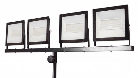 Maszt oświetleniowy LED 4X100W 230V lampy IP54 CE