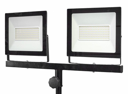 Maszt oświetleniowy LED 2X100W 230V lampy IP54 CE